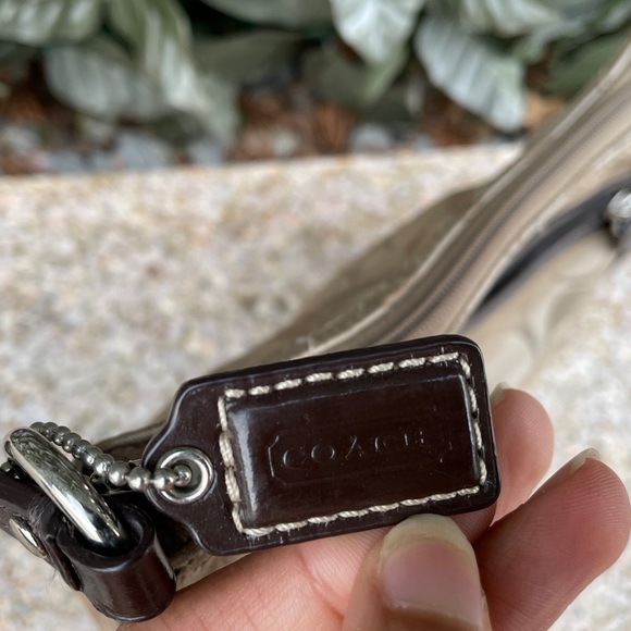 Coach Crossbody Bag Tan with Brown Leather Straps - Picture 4 of 6